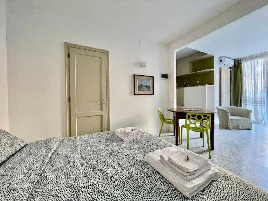 Modern Apartment Navigli มิลาน ภายนอก รูปภาพ